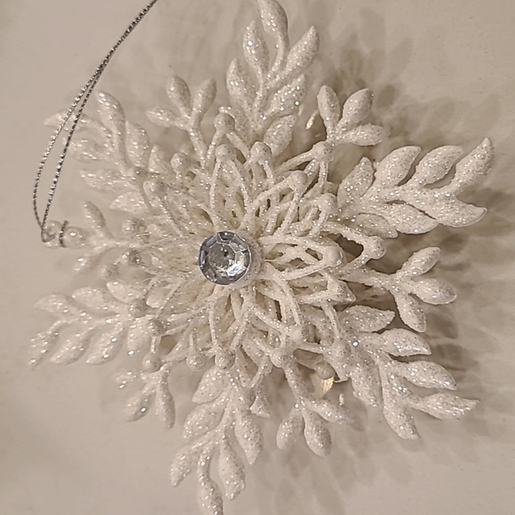 Pier 1 Imports Snowflake - Picture 1 of 2